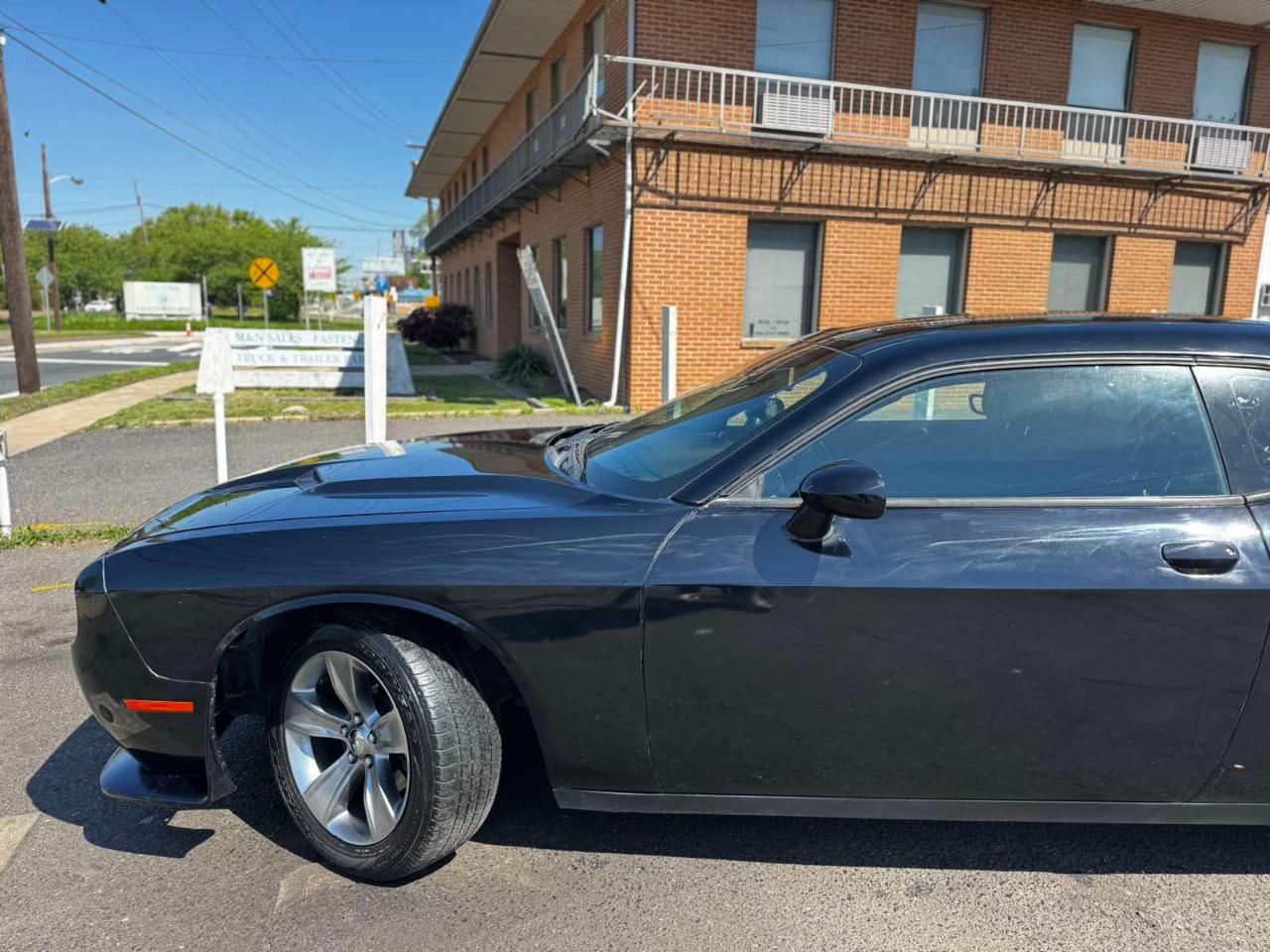 Dodge Challenger 2dr Cpe SXT 2016