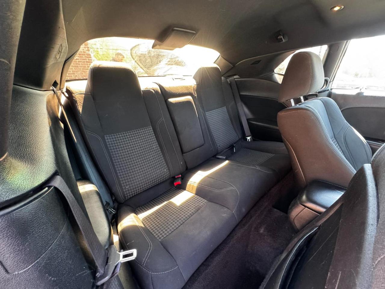 Dodge Challenger 2dr Cpe SXT 2016