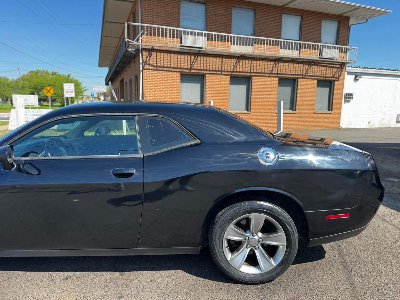 Dodge Challenger 2dr Cpe SXT 2016