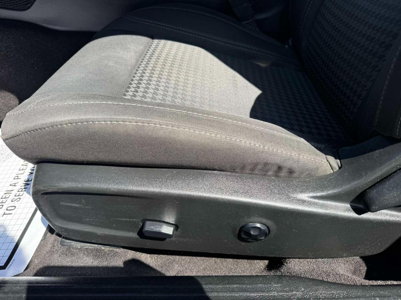 Dodge Challenger 2dr Cpe SXT 2016