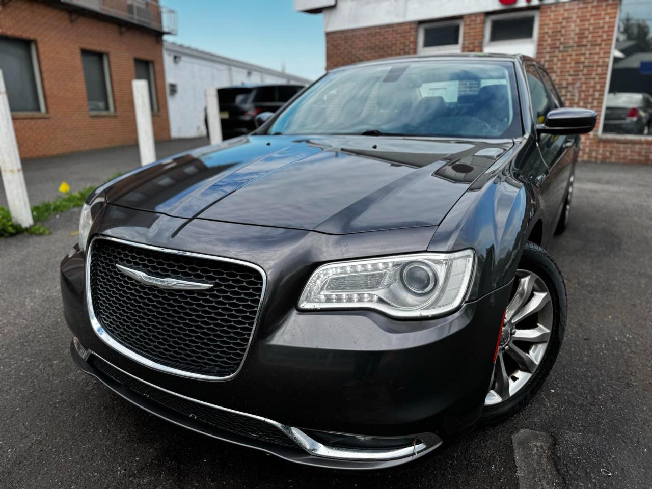 Chrysler 300 4dr Sdn Limited AWD 2015