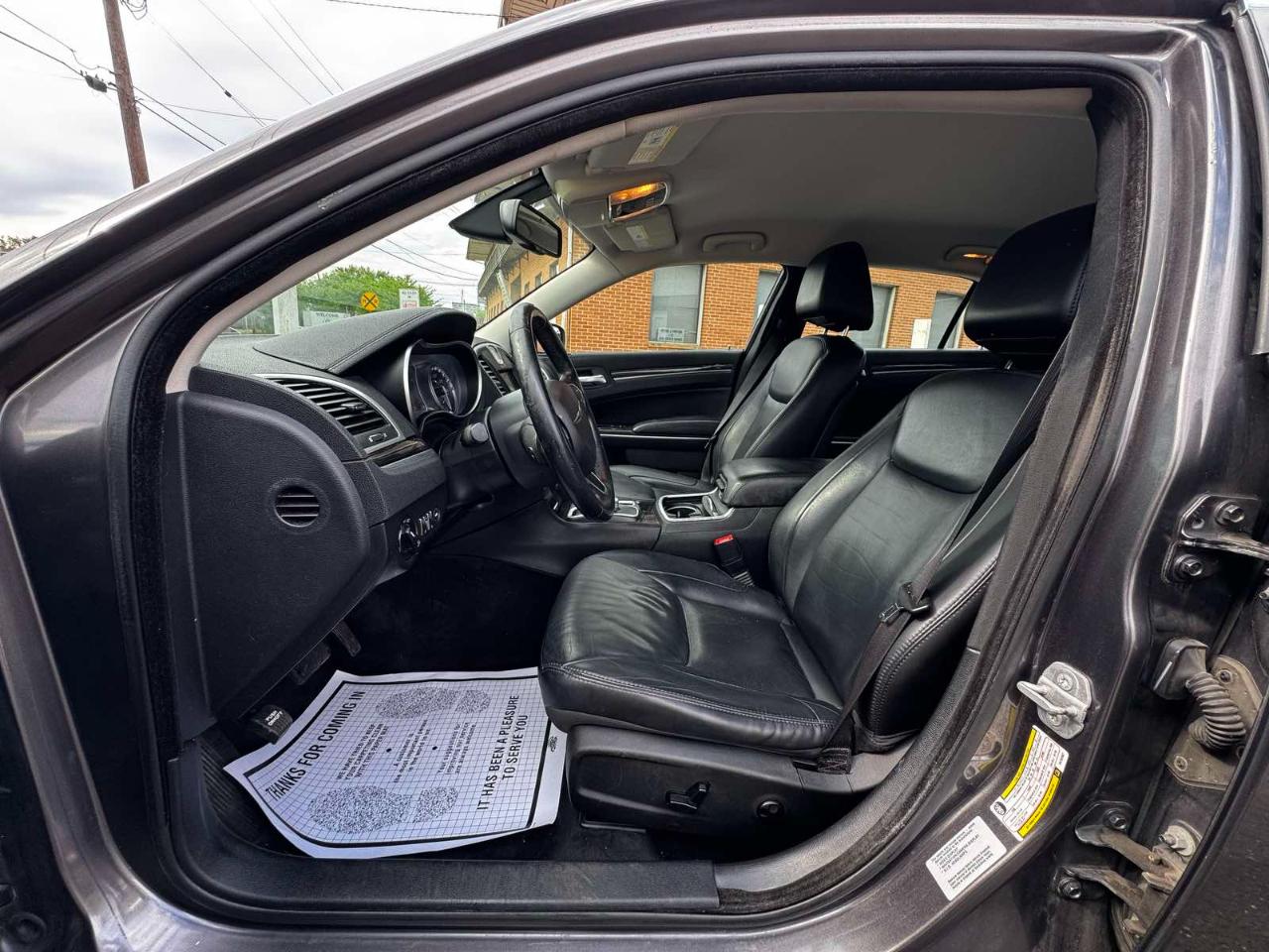 Chrysler 300 4dr Sdn Limited AWD 2015