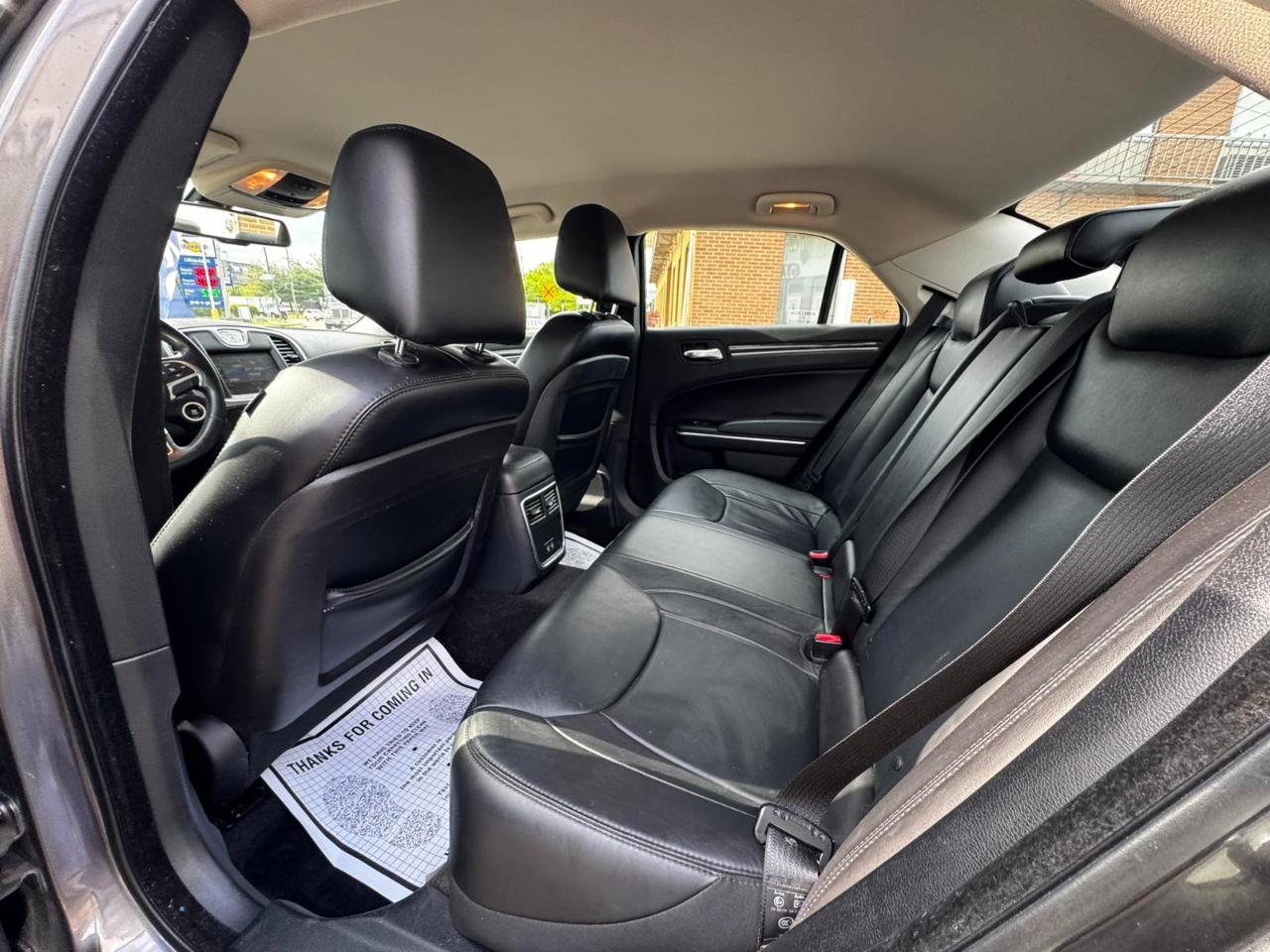 Chrysler 300 4dr Sdn Limited AWD 2015