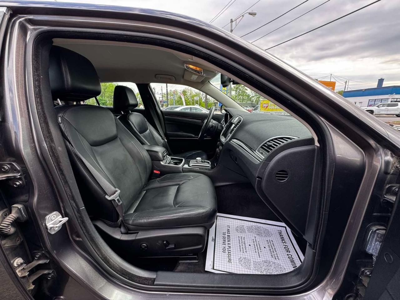 Chrysler 300 4dr Sdn Limited AWD 2015