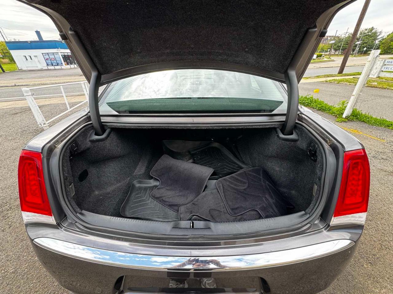 Chrysler 300 4dr Sdn Limited AWD 2015