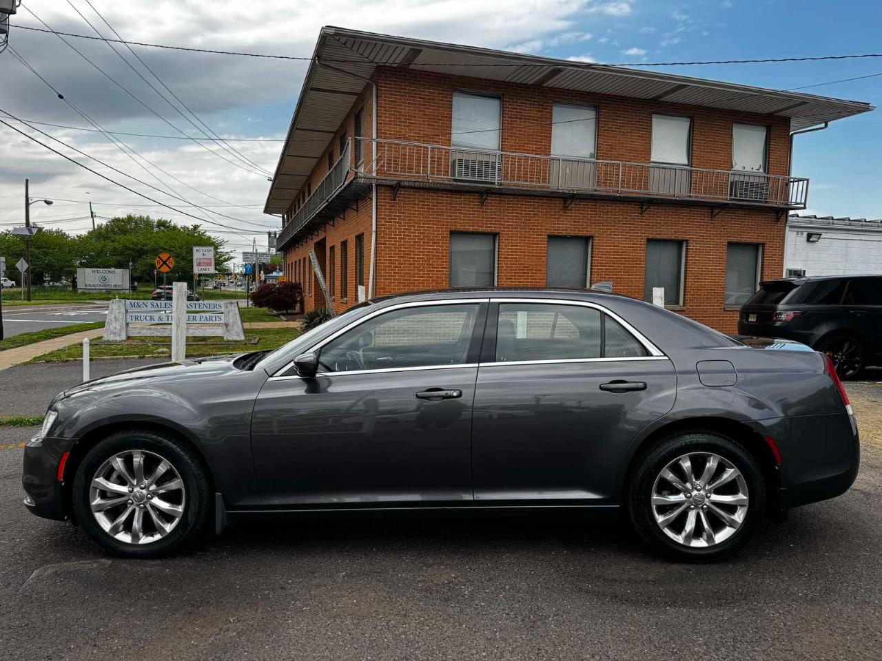 Chrysler 300 4dr Sdn Limited AWD 2015