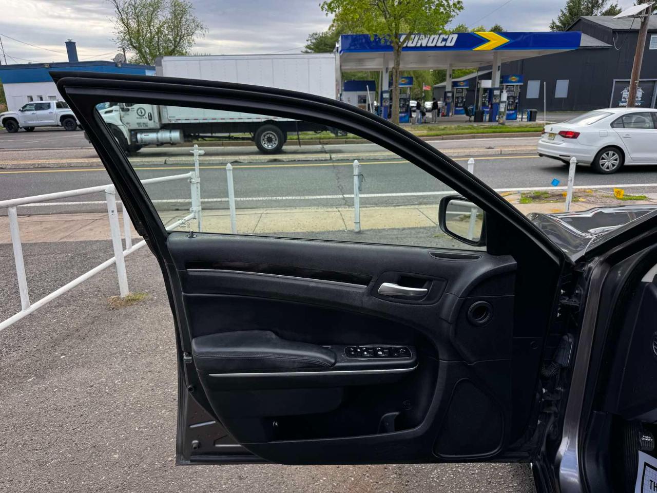 Chrysler 300 4dr Sdn Limited AWD 2015