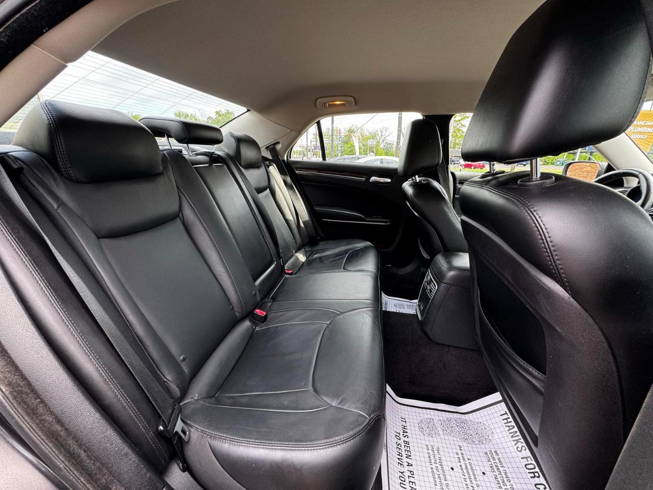 Chrysler 300 4dr Sdn Limited AWD 2015