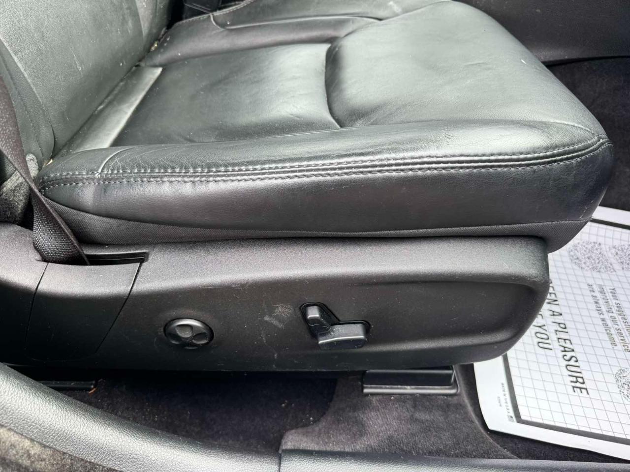 Chrysler 300 4dr Sdn Limited AWD 2015