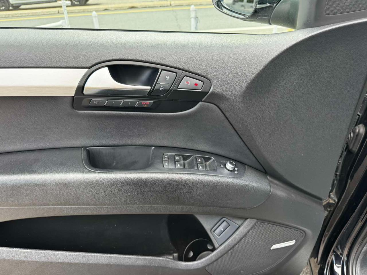 Audi Q7 quattro 4dr 3.0L TDI Prestige 2011