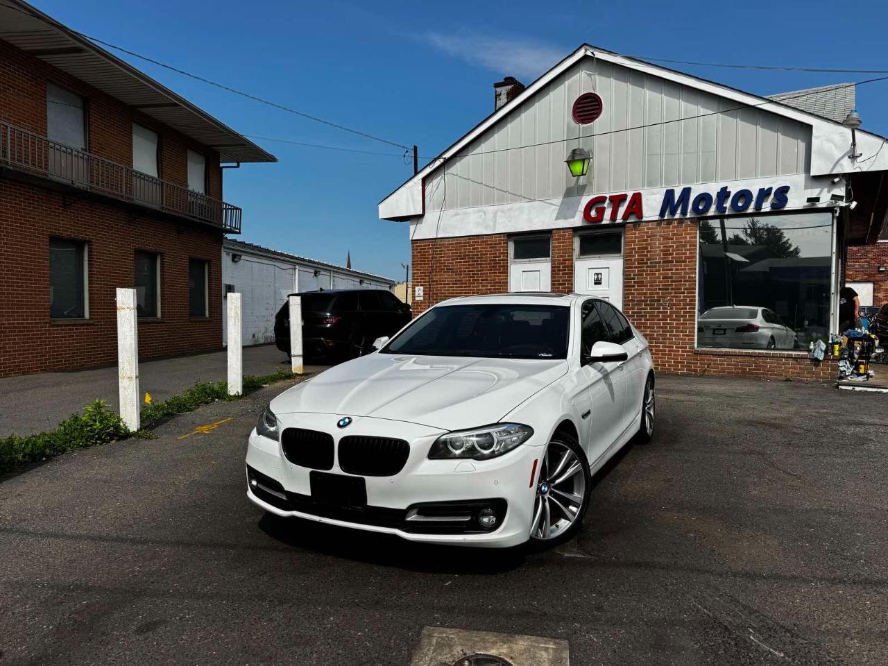BMW 5 Series 4dr Sdn 528i RWD 2016
