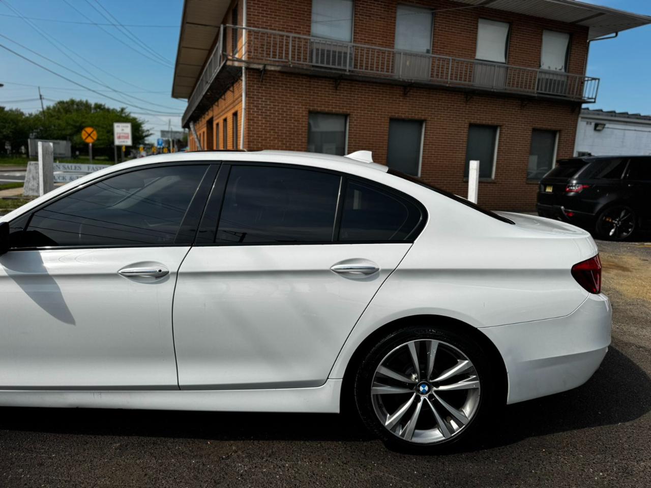 BMW 5 Series 4dr Sdn 528i RWD 2016