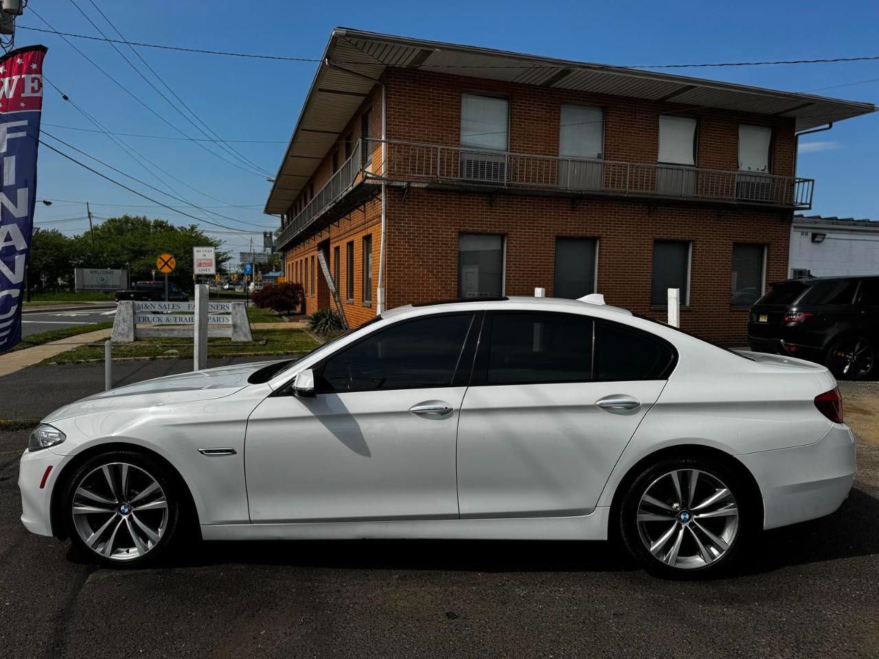BMW 5 Series 4dr Sdn 528i RWD 2016