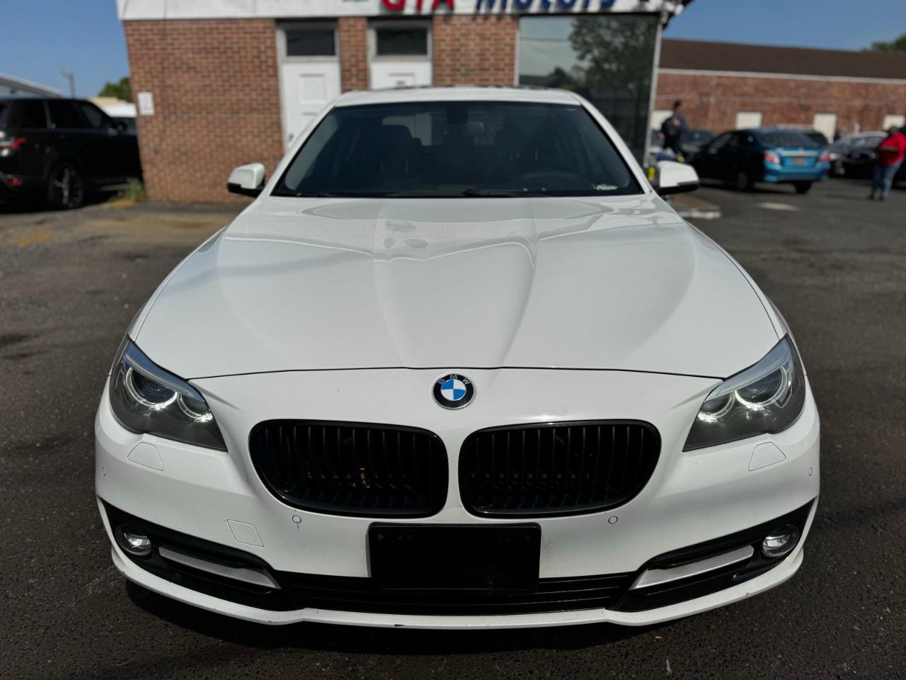 BMW 5 Series 4dr Sdn 528i RWD 2016