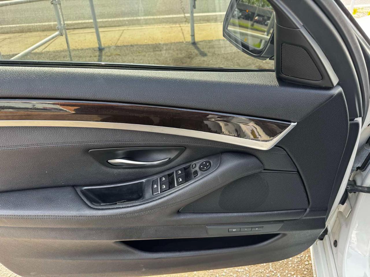 BMW 5 Series 4dr Sdn 528i RWD 2016