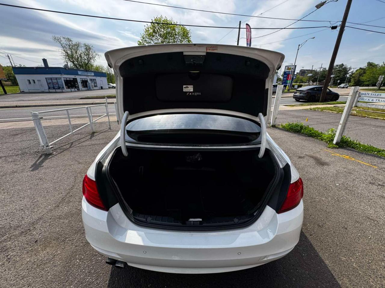 BMW 5 Series 4dr Sdn 528i RWD 2016