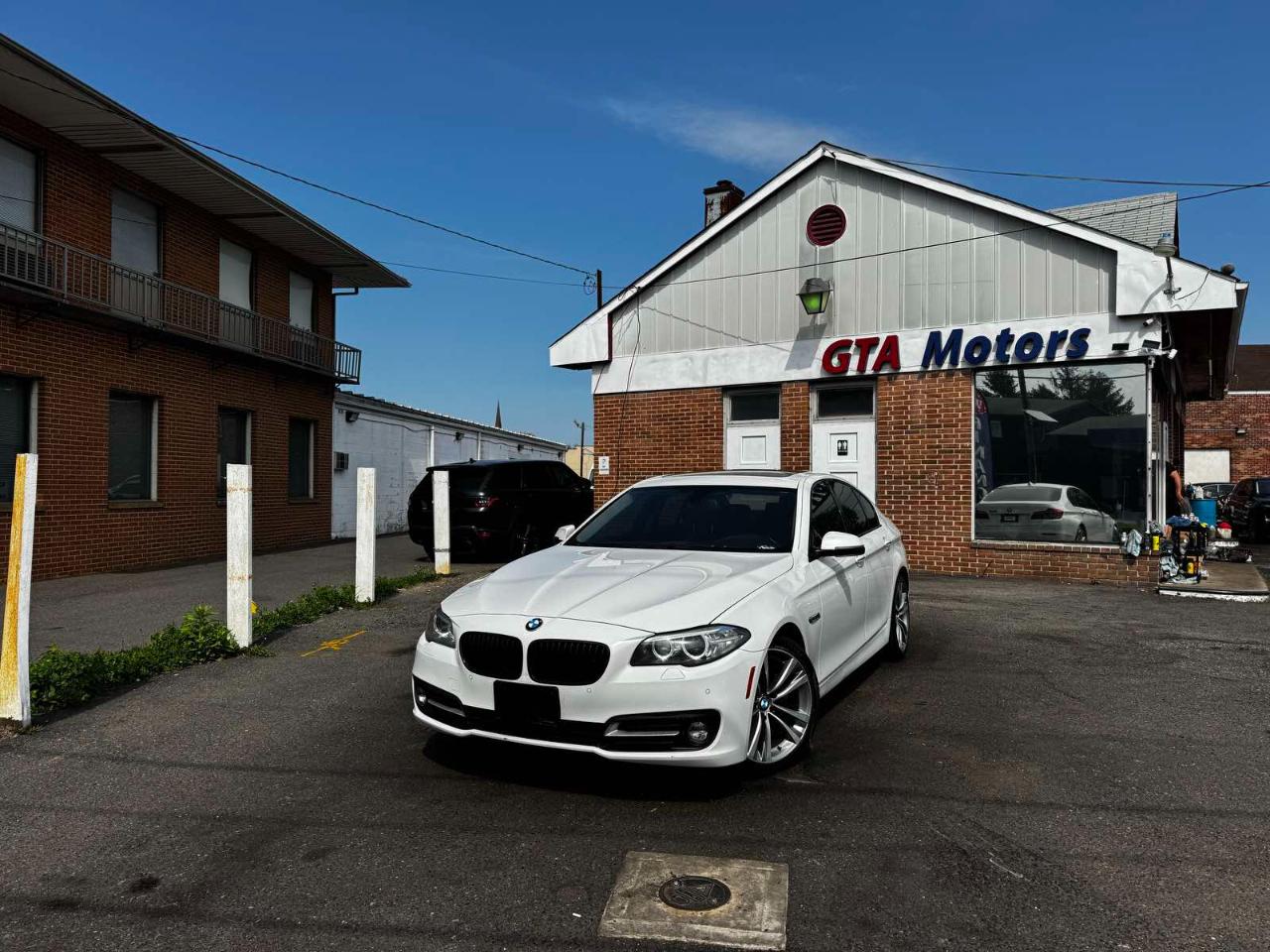 BMW 5 Series 4dr Sdn 528i RWD 2016