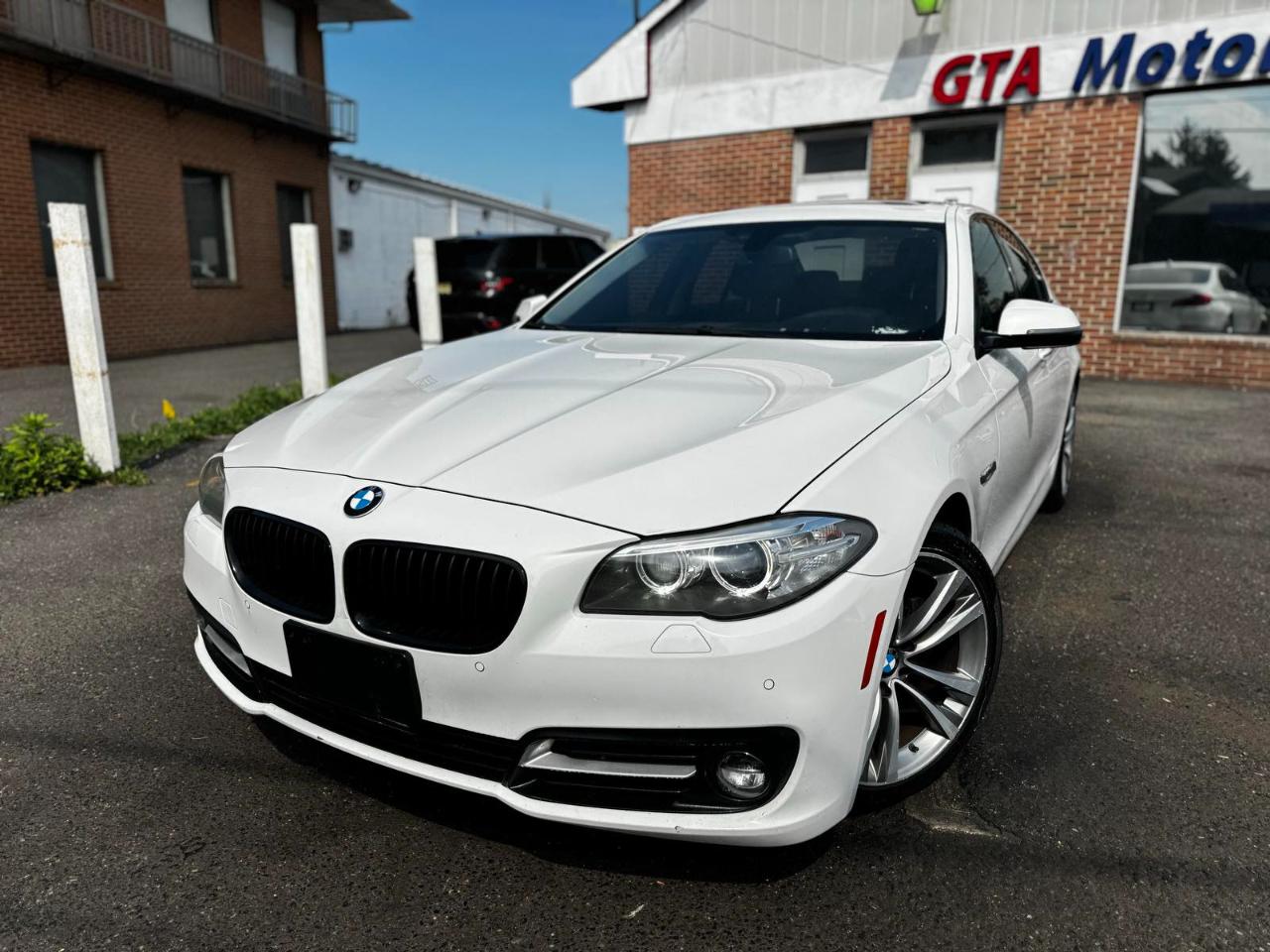 BMW 5 Series 4dr Sdn 528i RWD 2016