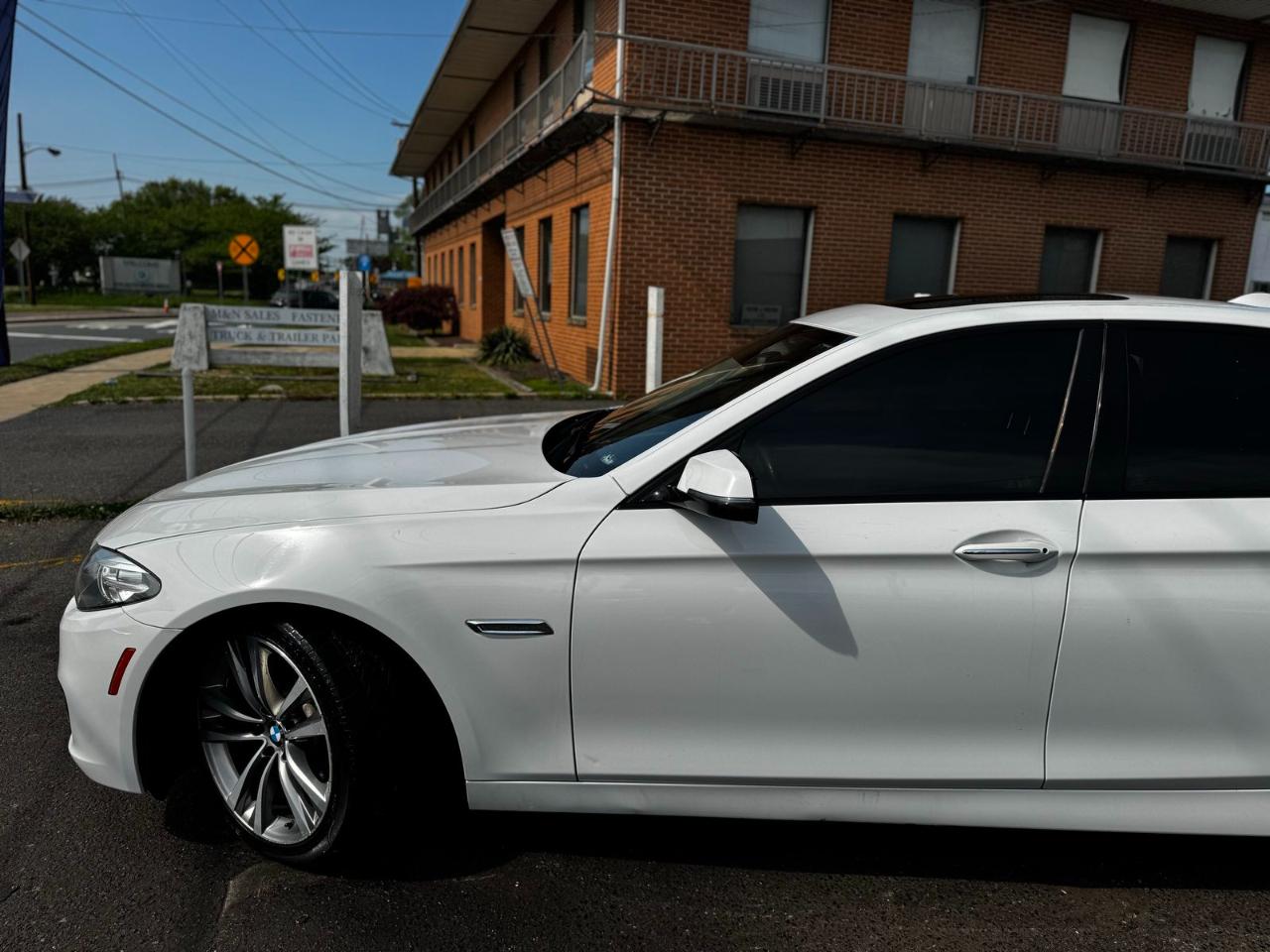 BMW 5 Series 4dr Sdn 528i RWD 2016