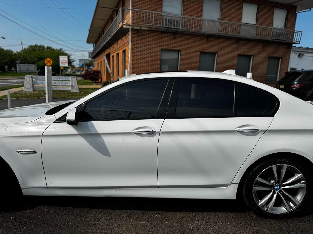 BMW 5 Series 4dr Sdn 528i RWD 2016