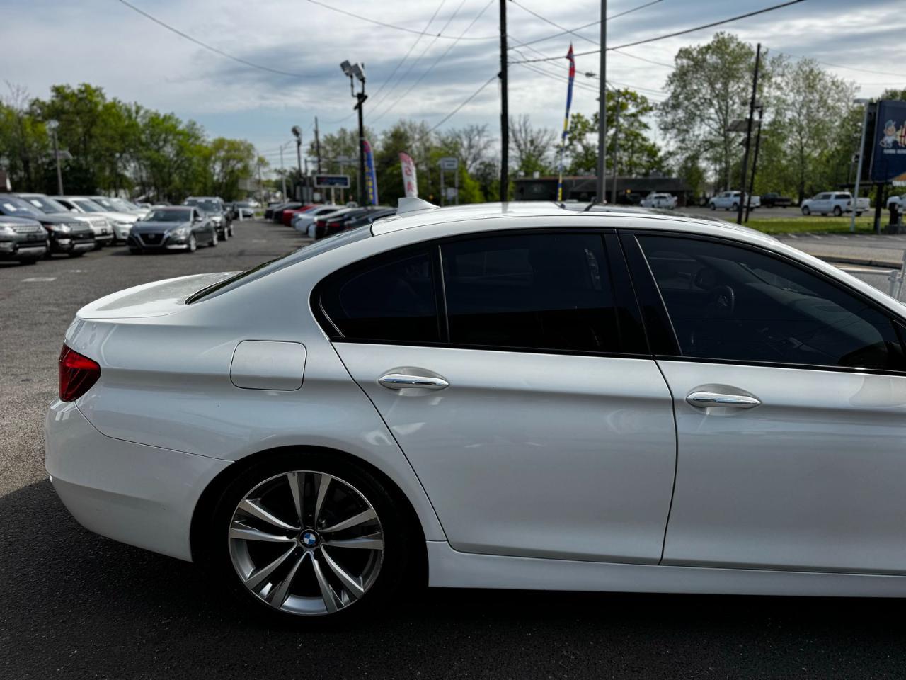BMW 5 Series 4dr Sdn 528i RWD 2016