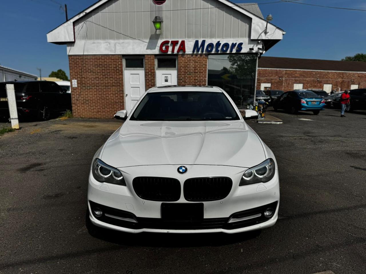 BMW 5 Series 4dr Sdn 528i RWD 2016