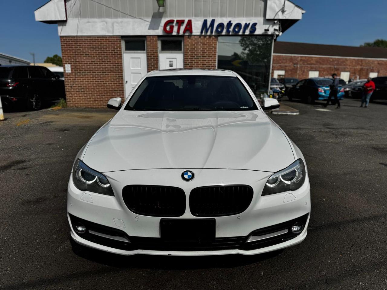 BMW 5 Series 4dr Sdn 528i RWD 2016