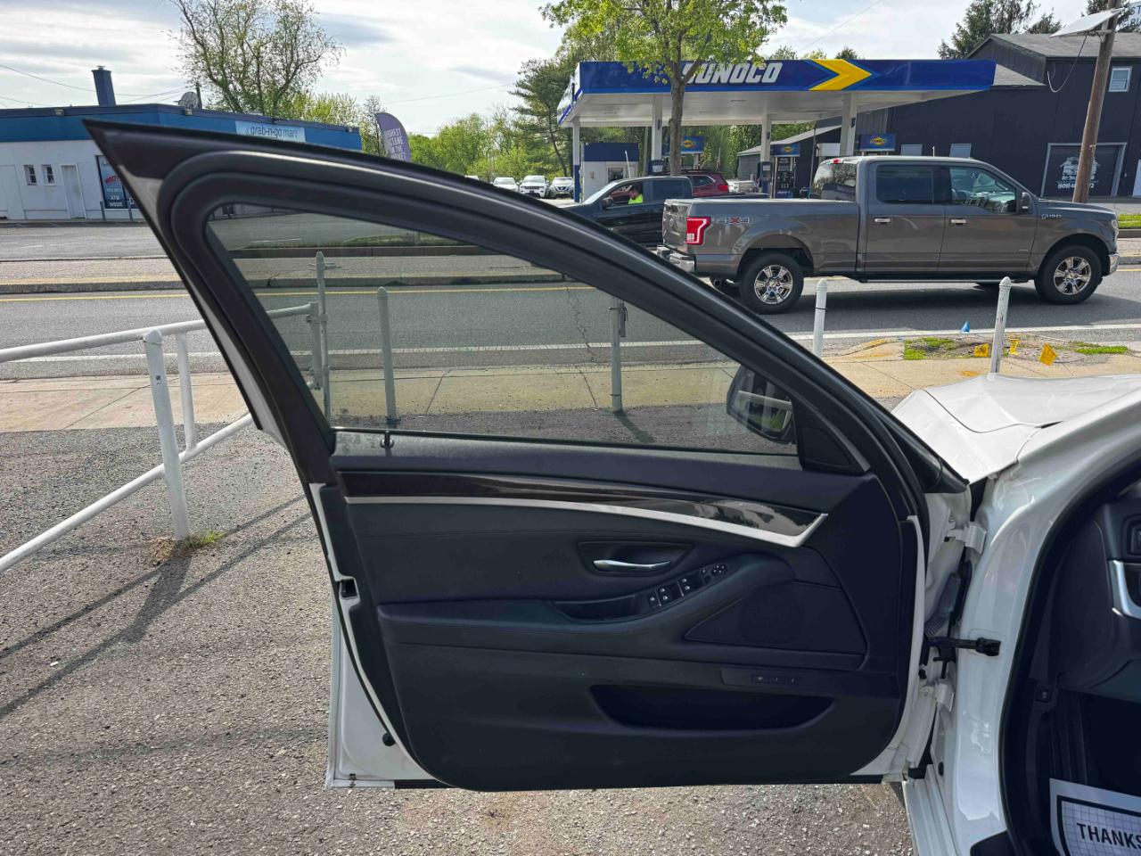 BMW 5 Series 4dr Sdn 528i RWD 2016