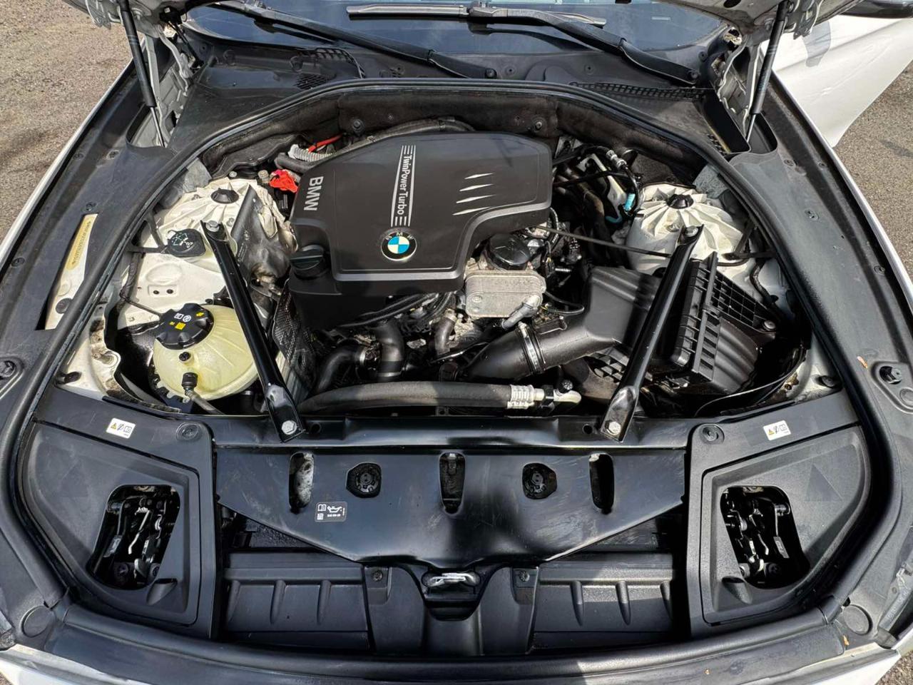 BMW 5 Series 4dr Sdn 528i RWD 2016