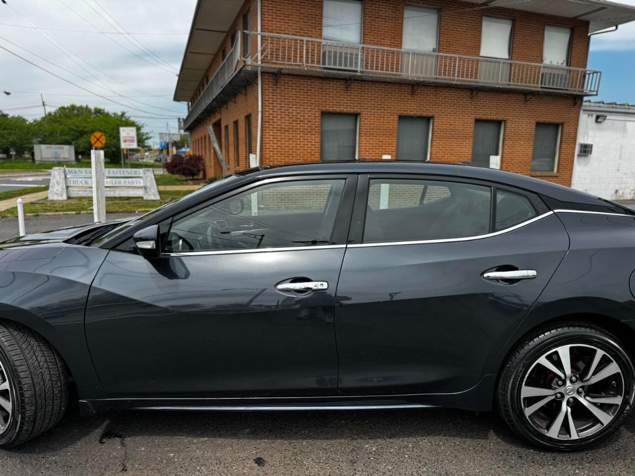 Nissan Maxima 4dr Sdn 3.5 Platinum 2016