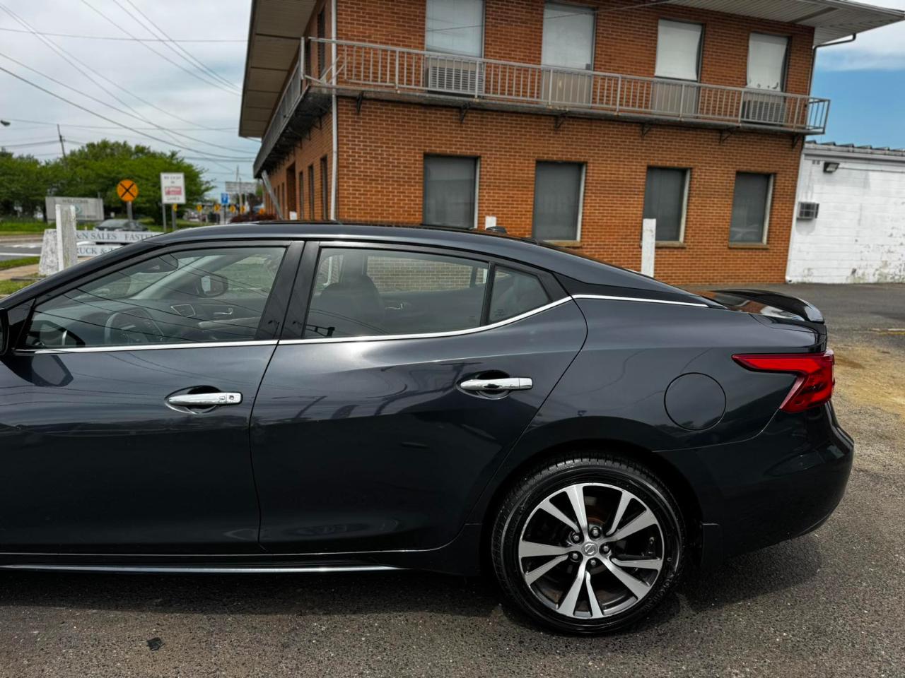 Nissan Maxima 4dr Sdn 3.5 Platinum 2016