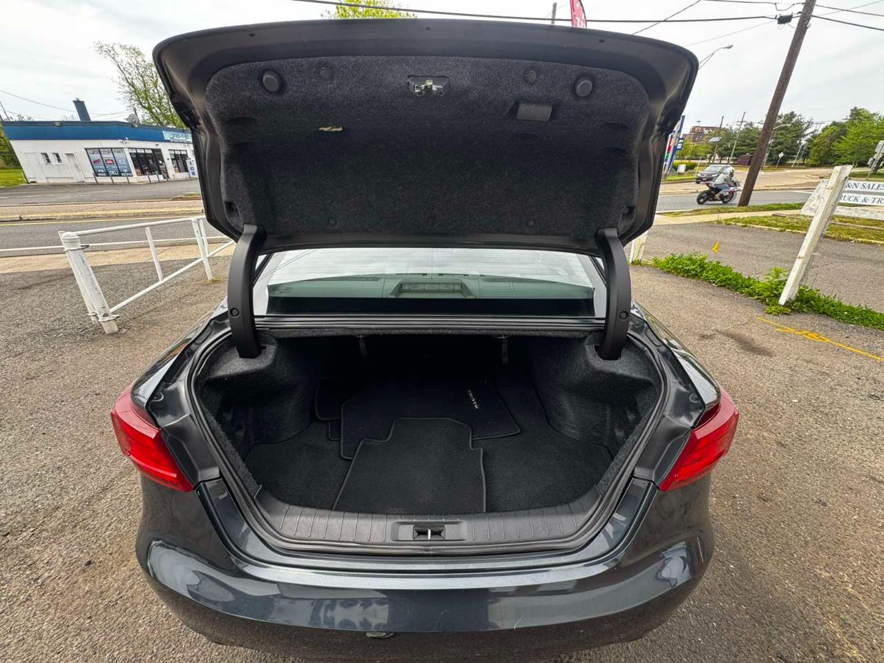 Nissan Maxima 4dr Sdn 3.5 Platinum 2016