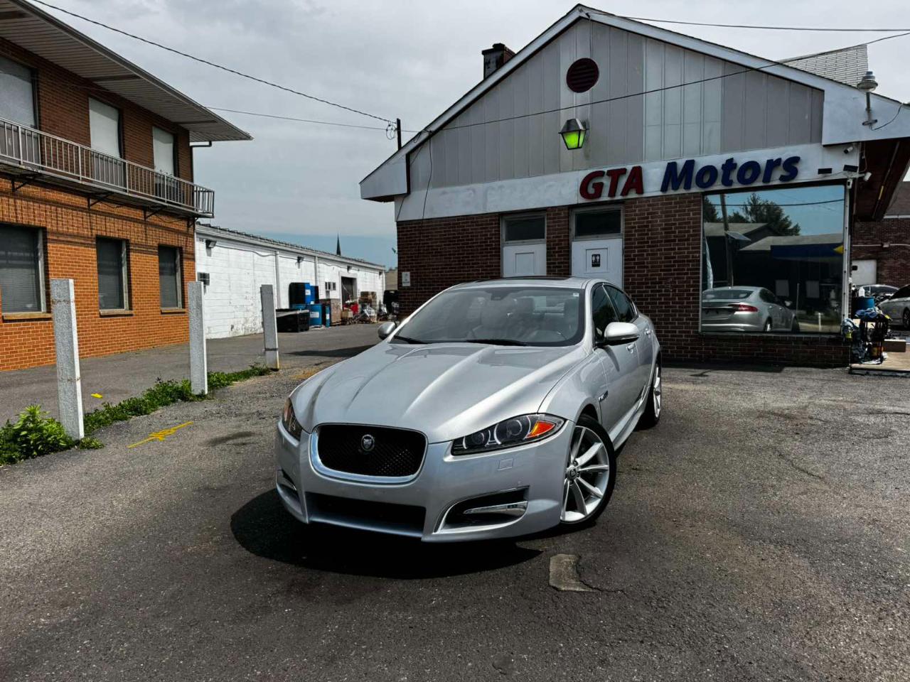 Jaguar XF 4dr Sdn Portfolio 2012