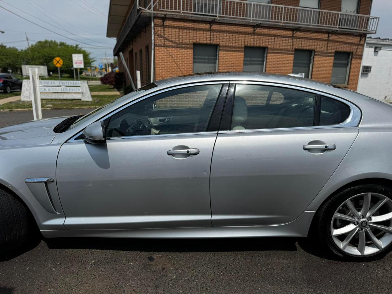 Jaguar XF 4dr Sdn Portfolio 2012