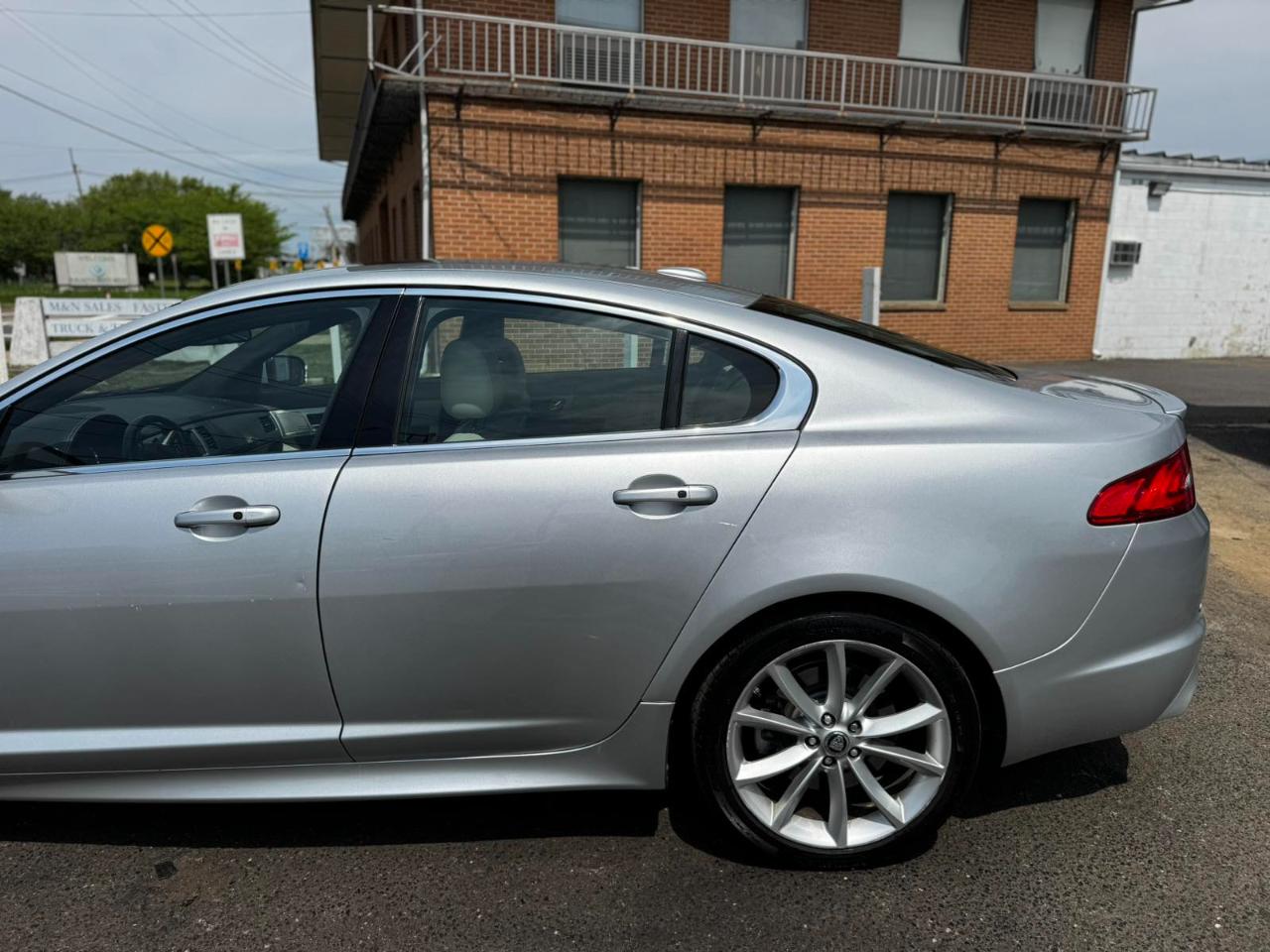 Jaguar XF 4dr Sdn Portfolio 2012