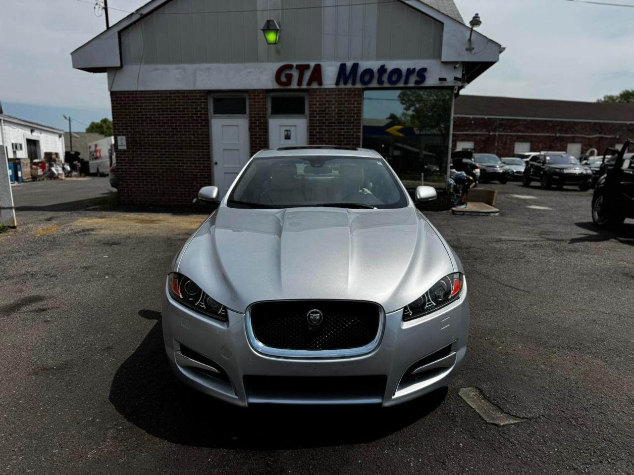 Jaguar XF 4dr Sdn Portfolio 2012