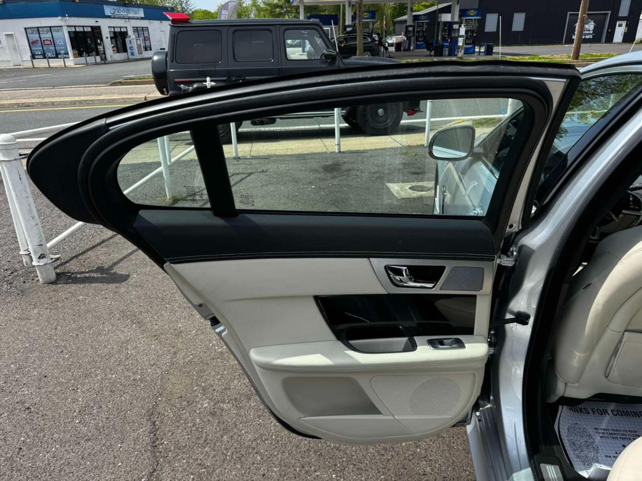 Jaguar XF 4dr Sdn Portfolio 2012