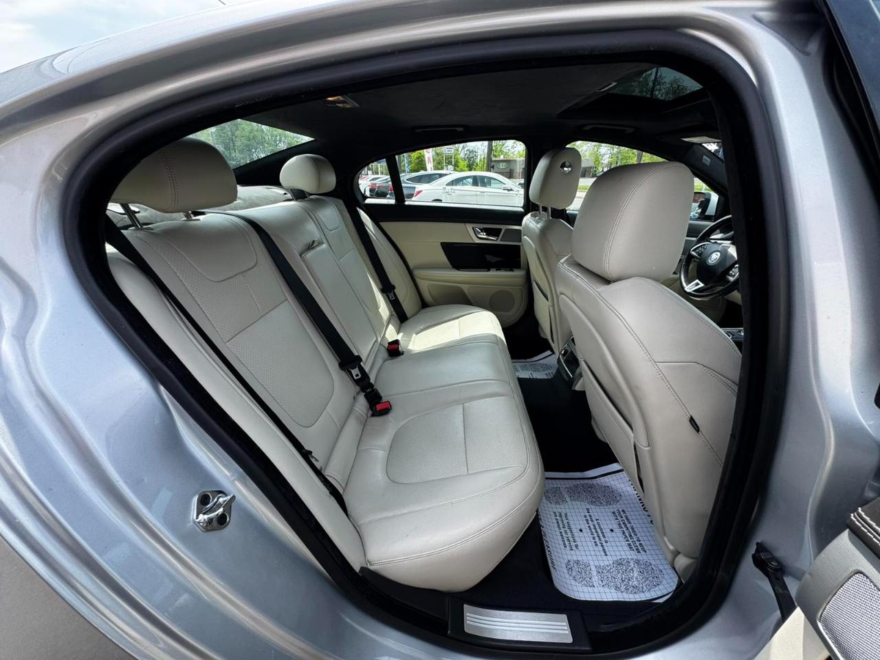 Jaguar XF 4dr Sdn Portfolio 2012