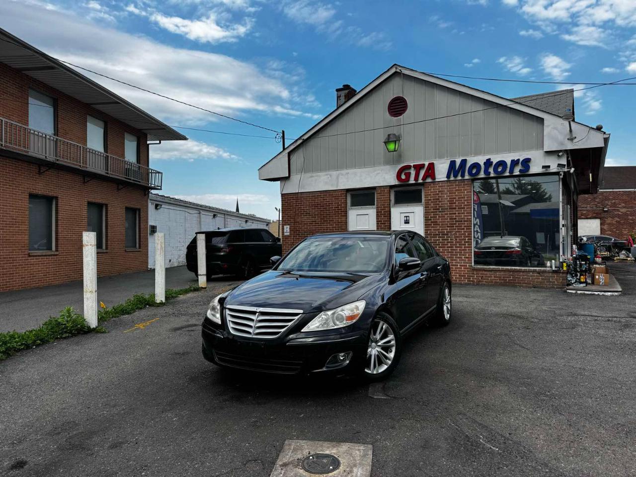 Hyundai Genesis 4dr Sdn 4.6L V8 2010