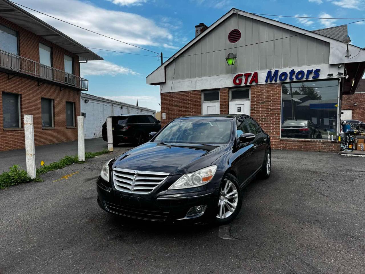 Hyundai Genesis 4dr Sdn 4.6L V8 2010