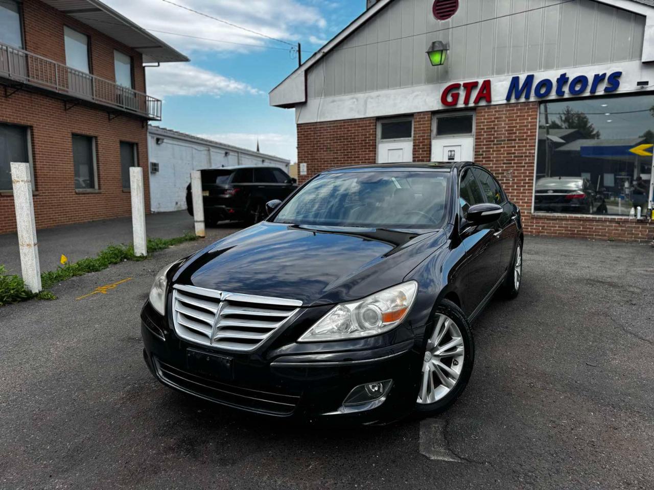 Hyundai Genesis 4dr Sdn 4.6L V8 2010