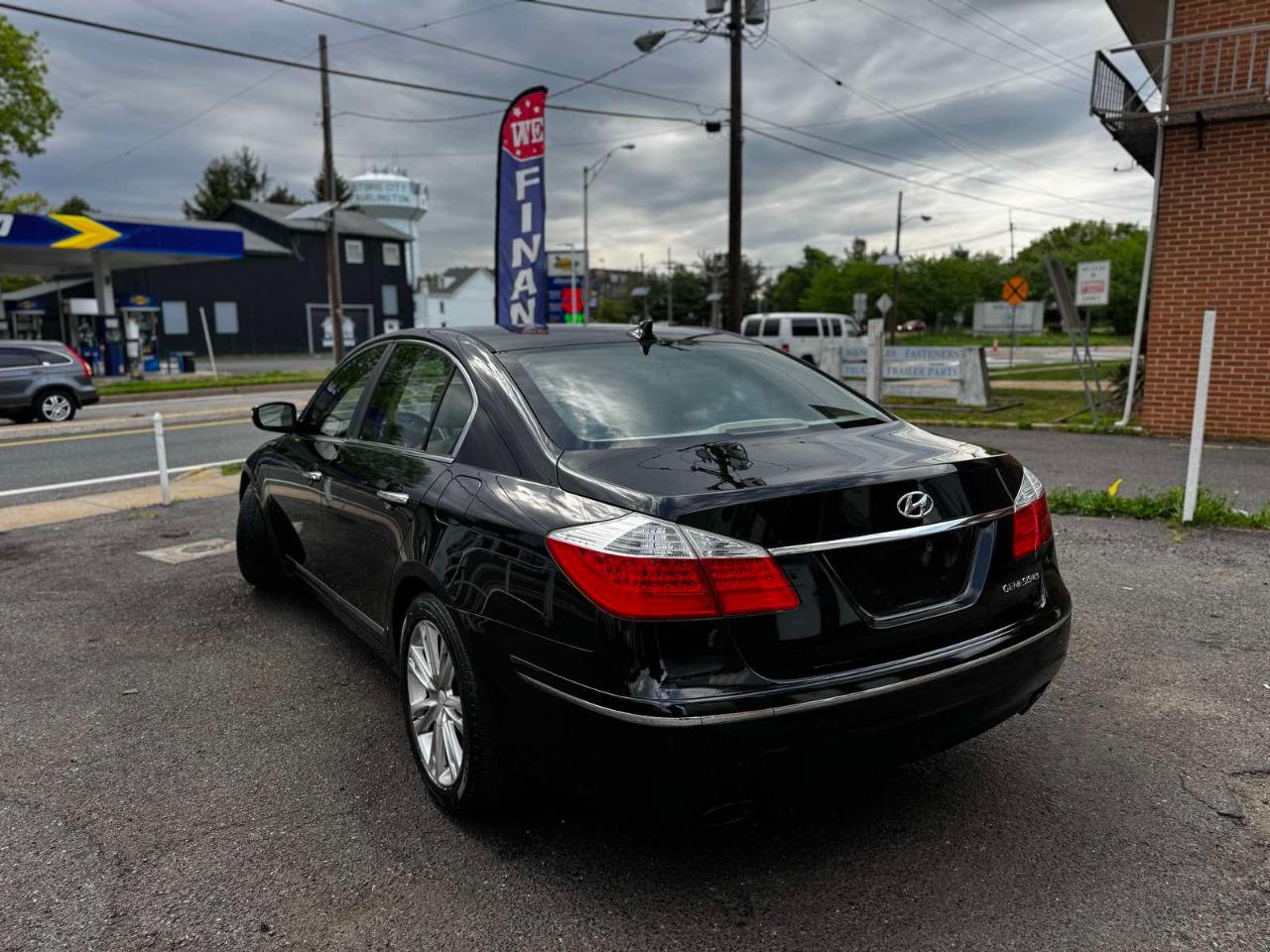 Hyundai Genesis 4dr Sdn 4.6L V8 2010