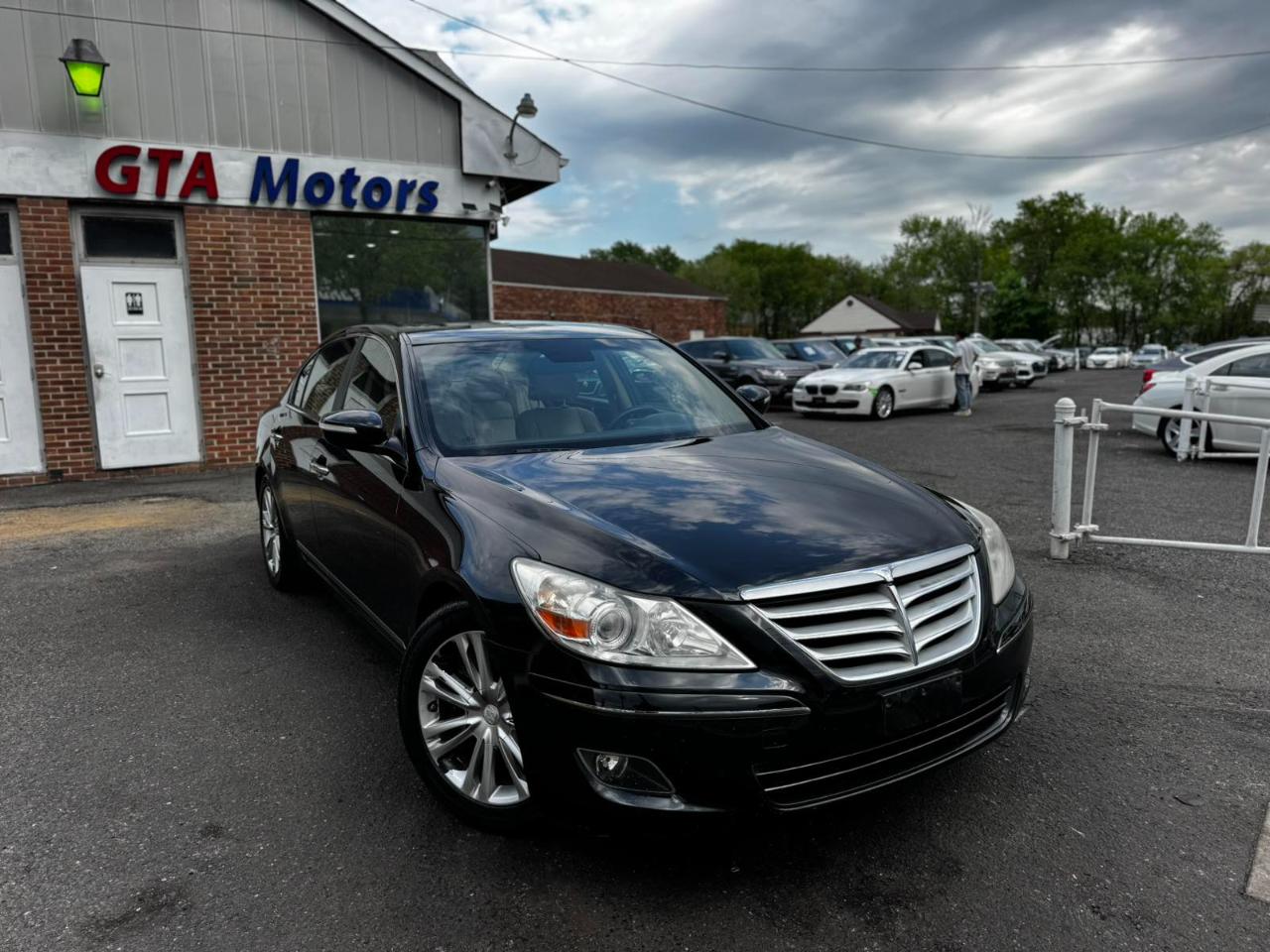 Hyundai Genesis 4dr Sdn 4.6L V8 2010