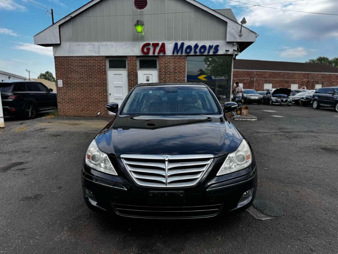 Hyundai Genesis 4dr Sdn 4.6L V8 2010