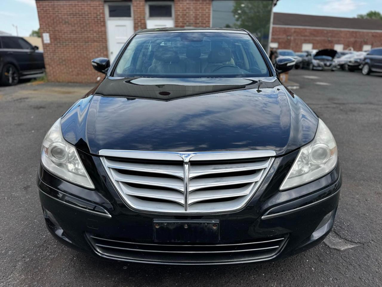 Hyundai Genesis 4dr Sdn 4.6L V8 2010