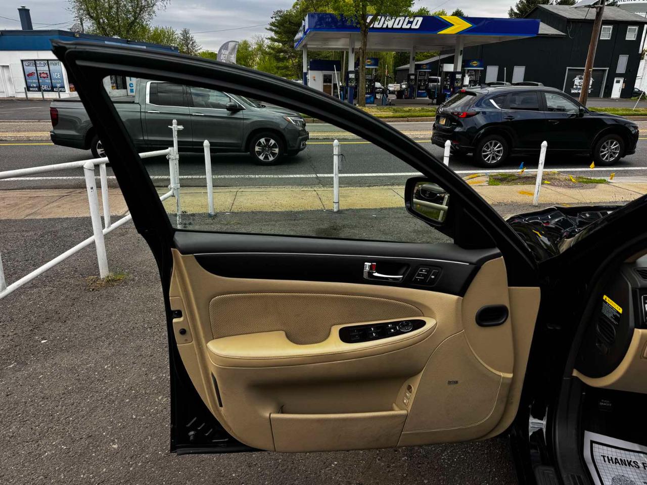 Hyundai Genesis 4dr Sdn 4.6L V8 2010