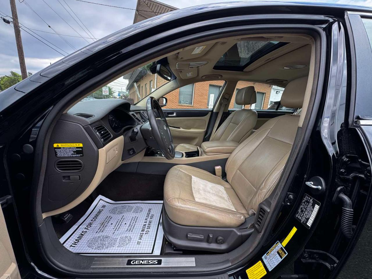 Hyundai Genesis 4dr Sdn 4.6L V8 2010