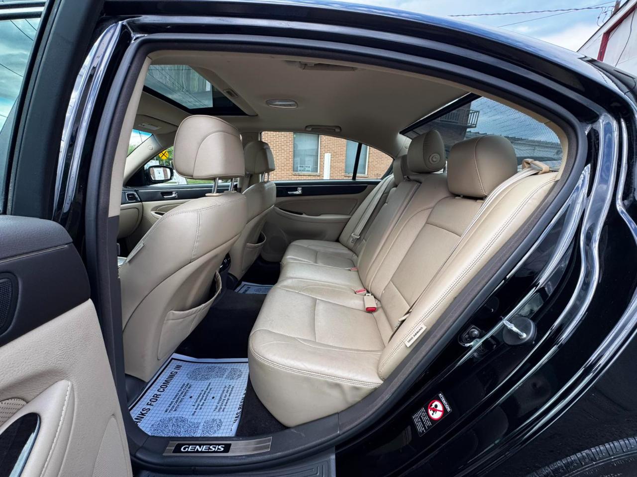 Hyundai Genesis 4dr Sdn 4.6L V8 2010