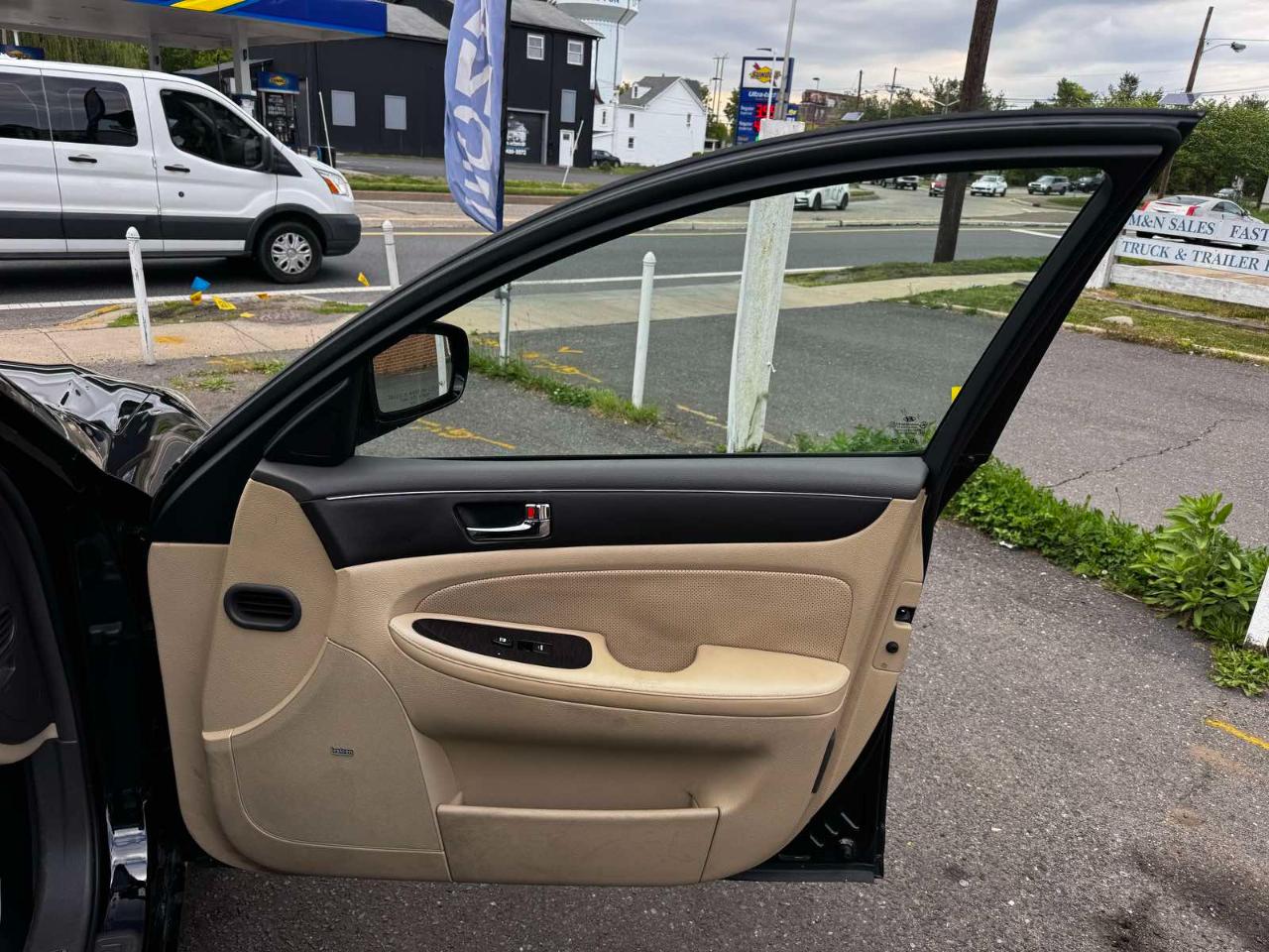 Hyundai Genesis 4dr Sdn 4.6L V8 2010