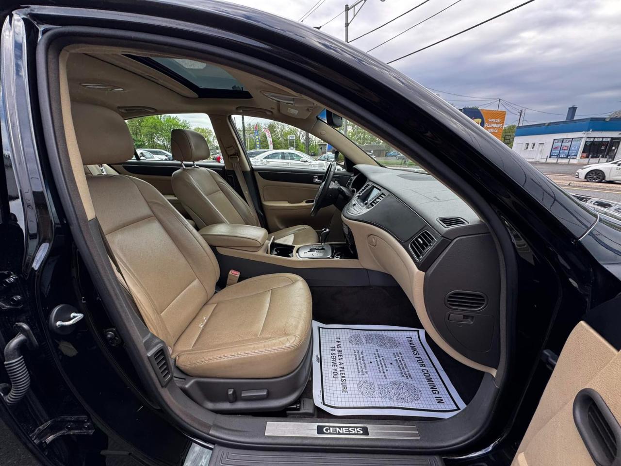 Hyundai Genesis 4dr Sdn 4.6L V8 2010